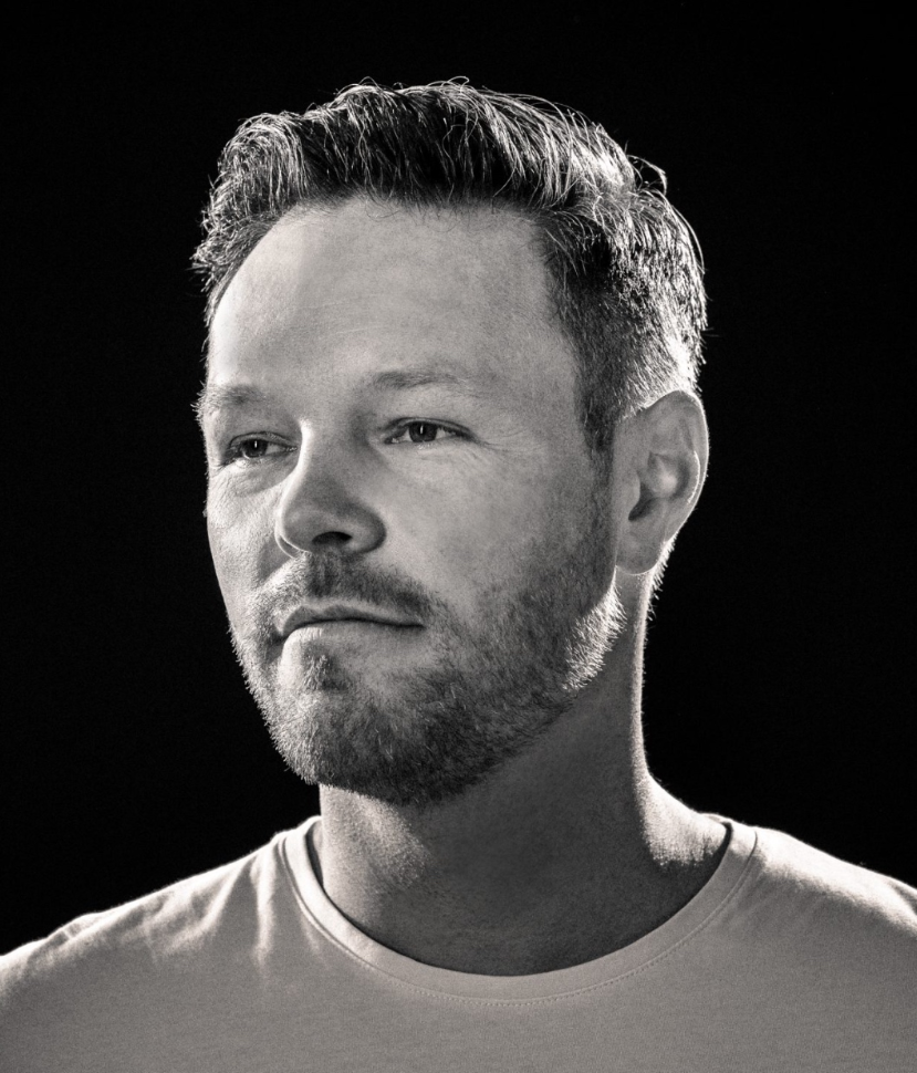 artist picture of vincent montoya in black and white